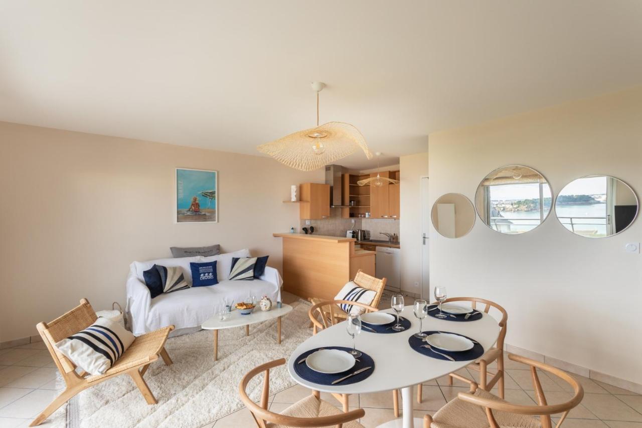 Heol - Appartement 2 Chambres - Vue Mer Et Parking Dinard Bagian luar foto