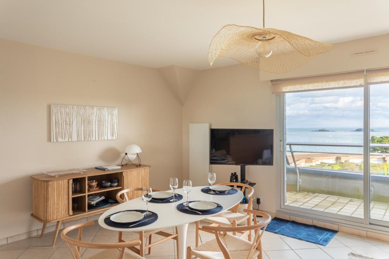 Heol - Appartement 2 Chambres - Vue Mer Et Parking Dinard Bagian luar foto