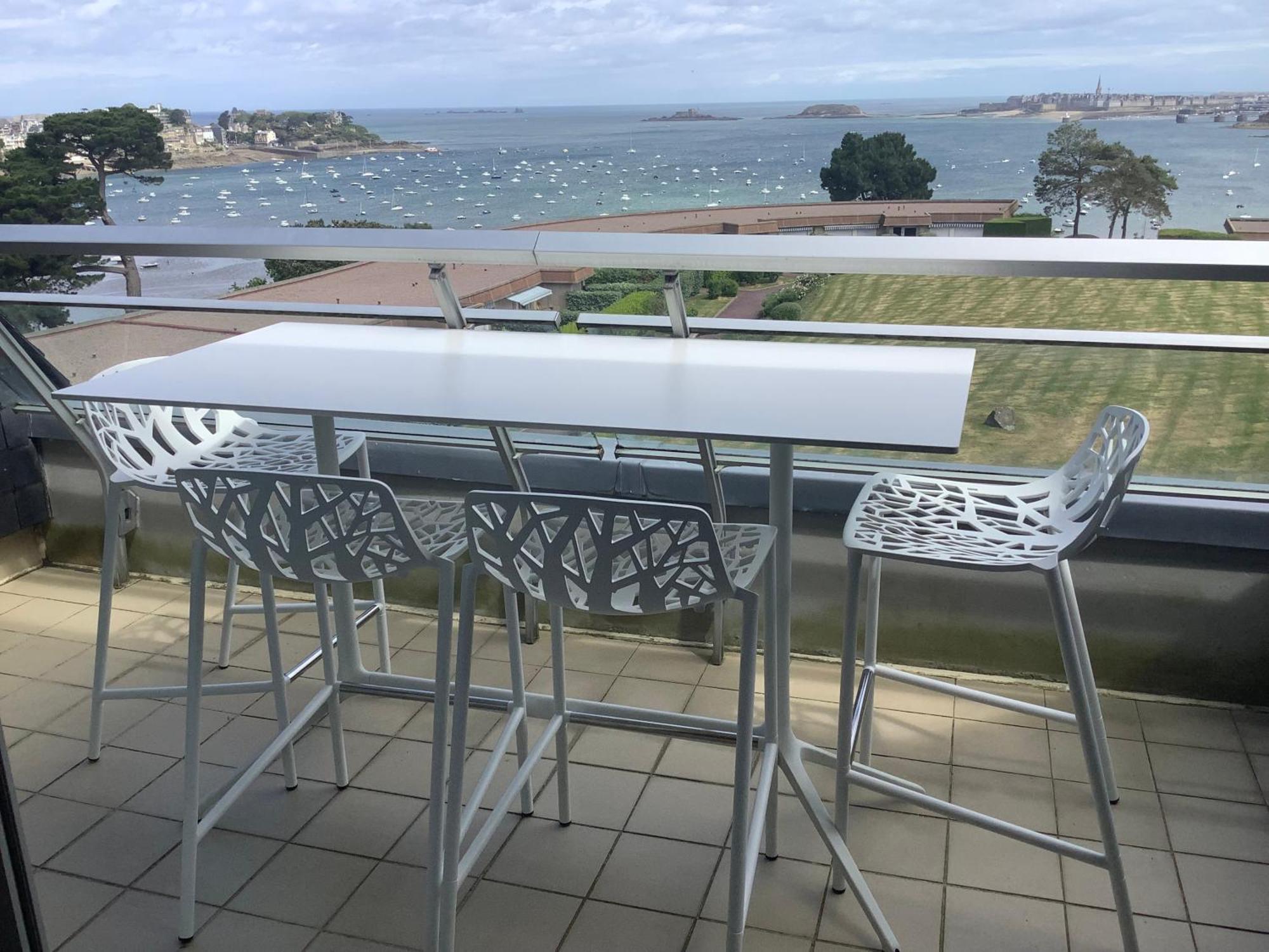 Heol - Appartement 2 Chambres - Vue Mer Et Parking Dinard Bagian luar foto